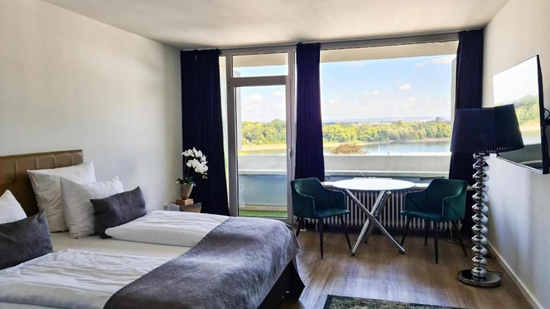 Rheinblick Appartments Köln Aparthotel