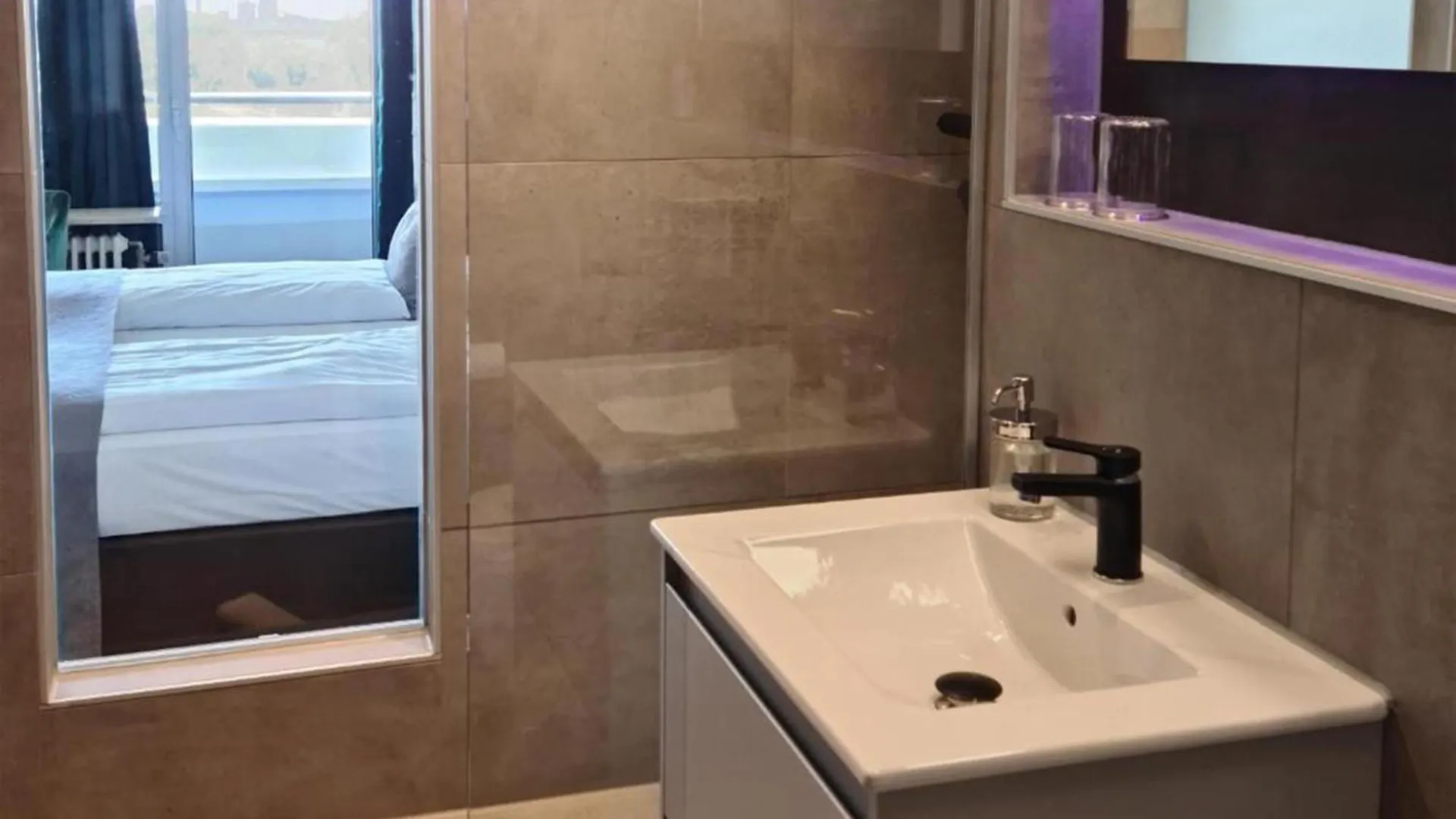 Aparthotel Rheinblick Apartments Colonia